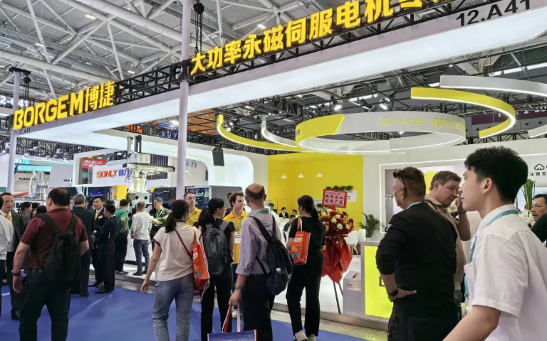 直驅(qū)電動技術(shù)引爆CHINAPLAS！博捷展位12A41被擠爆了！